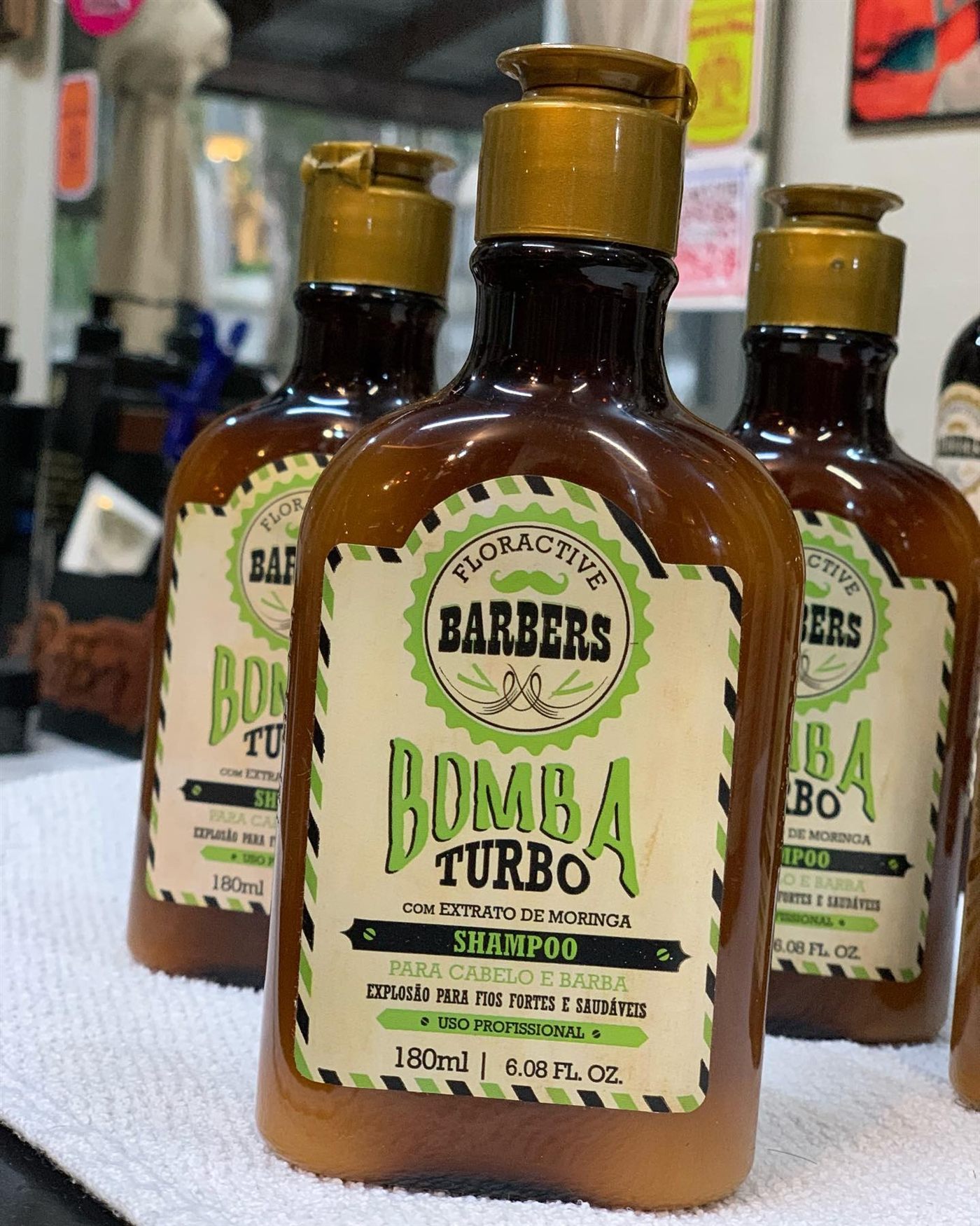 Shampoo Bomba Turbo na bancada